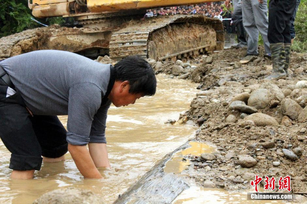 千年烏木重見(jiàn)天日-樹(shù)齡在4000年以上4