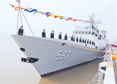 中國新型護(hù)衛(wèi)艦三門峽艦加入海軍戰(zhàn)斗序列2