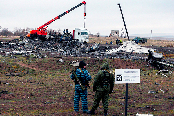 馬航MH17客機殘骸開始裝運4