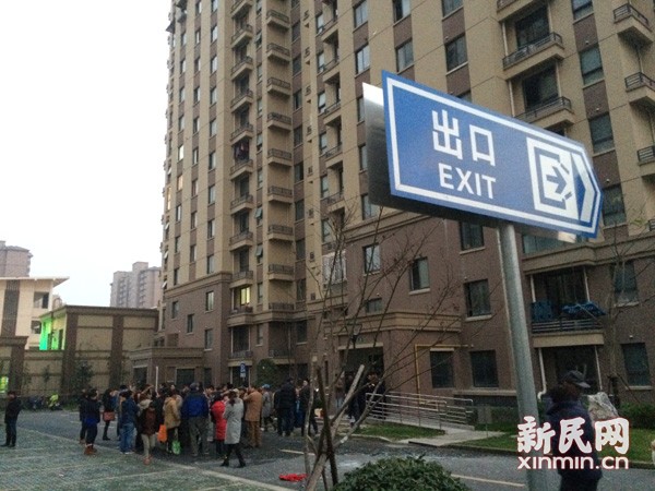 滬一高層民宅爆炸致2人死亡 居民：氣浪炸翻電梯門