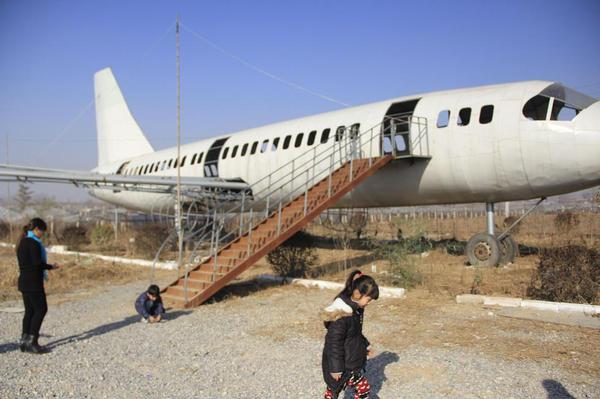 河南農民自制“大飛機”：長約35米 酷似波音737