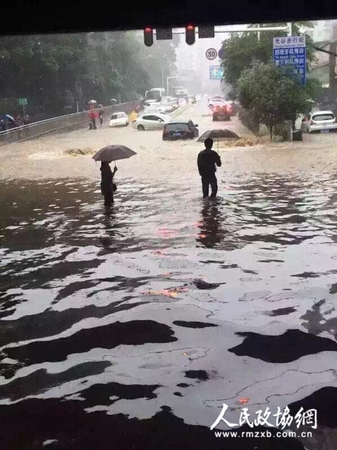 暴雨怒襲武漢4