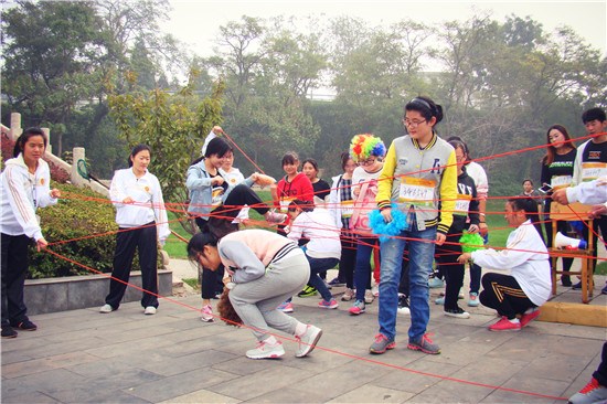 “迷馬”緣何席卷大學(xué)校園：體育與公益的