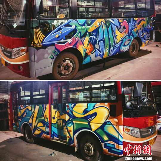 南寧街頭的涂鴉公交車(chē) 鐘欣 攝