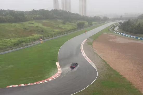 北方多陣雨高溫縮減 明起江南雨勢(shì)增強(qiáng)