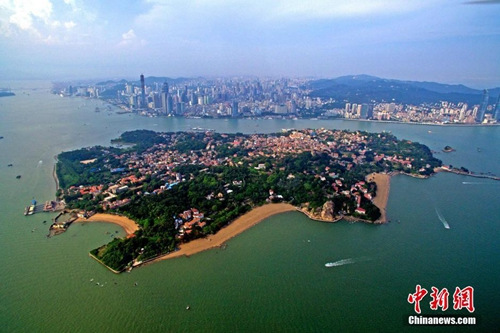 資料圖：鳥瞰鼓浪嶼全景。 王東明 攝