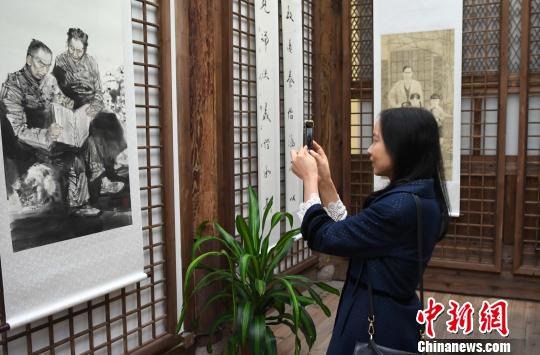 冰心生平與作品書畫征集展吸睛。　劉可耕 攝