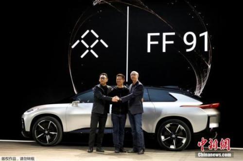 北京時(shí)間1月4日上午，樂視旗下法拉第(Faraday Future)在CES 2017展上發(fā)布了首款量產(chǎn)電動(dòng)車——FF91。