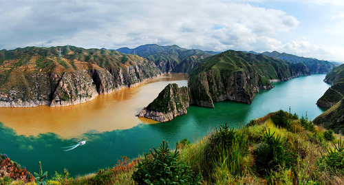 甘肅永靖黃河三峽。