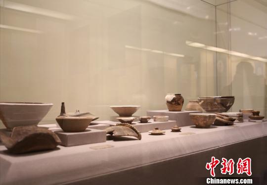 “樂土瓷韻”福建將樂窯文物展在北京大學(xué)賽克勒考古與藝術(shù)博物館舉辦，將持續(xù)至3月31日?！≈鬓k方供圖 攝