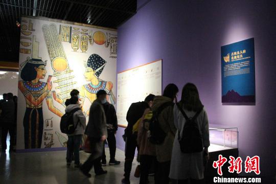 此次展覽由山東博物館主辦，意大利佛羅倫薩國立考古博物館協(xié)辦，將持續(xù)至6月21日。　趙曉 攝