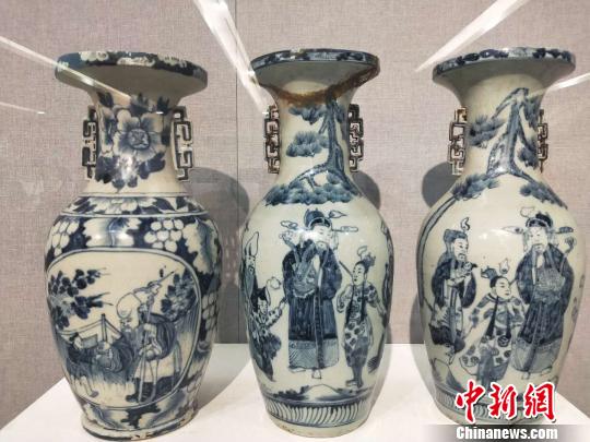 山西展出120件青花瓷?！钆迮?攝