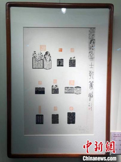 現(xiàn)場展出的作品 周悅磊 攝