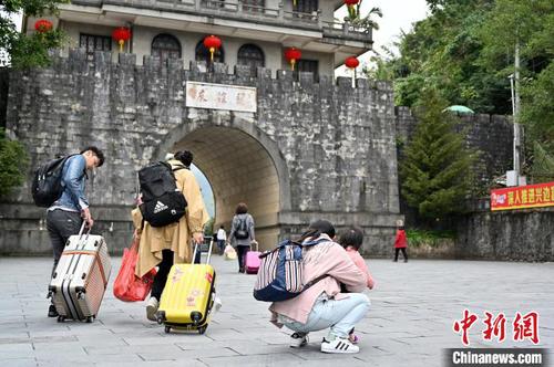 探訪中越邊境：“千年雄關(guān)”友誼關(guān)里的“中國(guó)年”