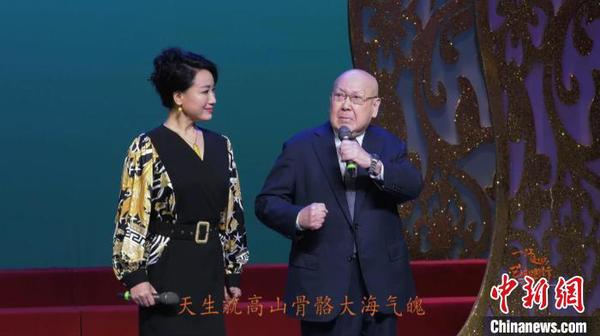 3月26日，著名京劇表演藝術(shù)家尚長榮為“一江連心藝起前行”上海京劇院線上演唱會開唱?！∩虾＞﹦≡汗﹫D 攝