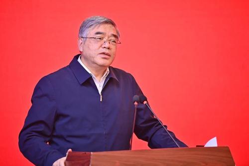 民進(jìn)中央副主席、全國政協(xié)常務(wù)委員兼副秘書長朱永新發(fā)表演講